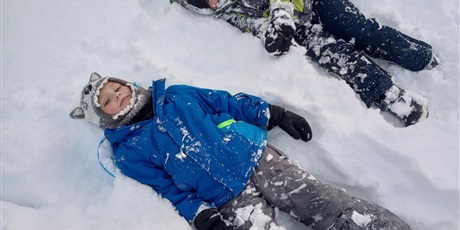 Powiększ grafikę: 0a-korzysta-z-zimowej-aury-669659.jpg