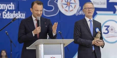 Powiększ grafikę: 30-lecie-szkoly-690800.jpg