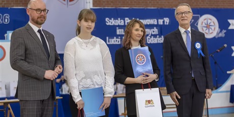 Powiększ grafikę: 30-lecie-szkoly-690809.jpg