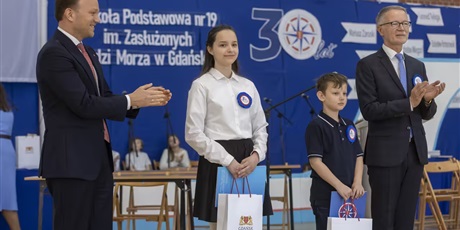 Powiększ grafikę: 30-lecie-szkoly-690812.jpg