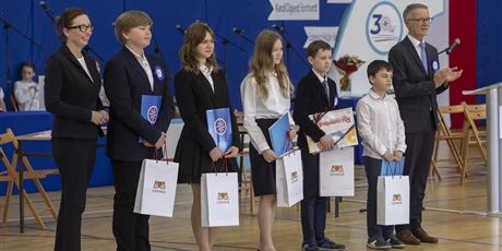 Powiększ grafikę: 30-lecie-szkoly-690820.jpg