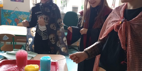 Powiększ grafikę: andrzejki-w-zerowkach-666053.jpg