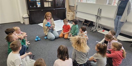 Powiększ grafikę: basnie-muminki-i-roboty-0b-odwiedza-biblioteki-690706.jpg