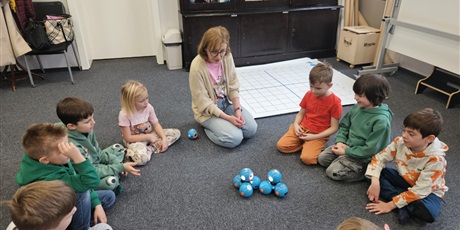Powiększ grafikę: basnie-muminki-i-roboty-0b-odwiedza-biblioteki-690707.jpg