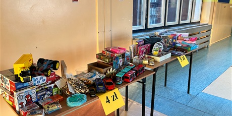 Powiększ grafikę: fanty od Rodziców na kiermasz dla Domu Dziecka