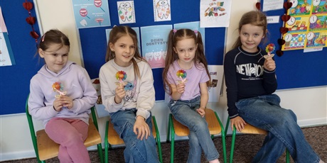 Powiększ grafikę: dzien-kobiet-w-grupie-0a-679249.jpg