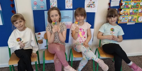 Powiększ grafikę: dzien-kobiet-w-grupie-0a-679253.jpg