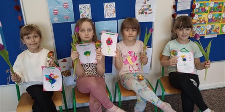 Powiększ grafikę: dzien-kobiet-w-grupie-0a-679255.jpg