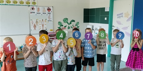 Powiększ grafikę: dzien-kropki-w-zerowce-713122.jpg