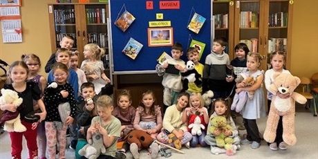 Powiększ grafikę: dzien-misia-w-bibliotece-660390.jpg