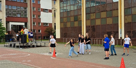Powiększ grafikę: dzien-sportu-w-klasach-4-8-698401.jpg