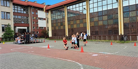 Powiększ grafikę: dzien-sportu-w-klasach-4-8-698408.jpg