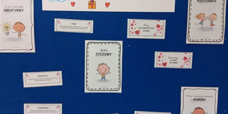 Powiększ grafikę: Tablica z życzliwymi słowami.