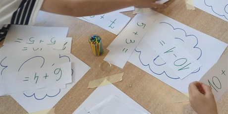 Powiększ grafikę: edukacja-matematyczna-w-grupie-0a-708858.jpg