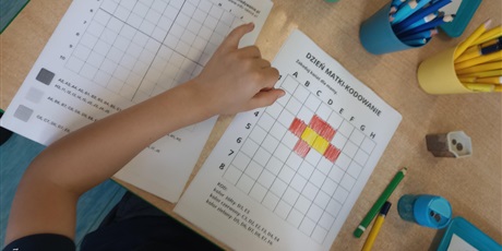 Powiększ grafikę: edukacja-matematyczna-w-grupie-0a-708859.jpg