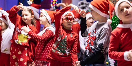 Powiększ grafikę: festyn-mikolajkowy-2025-664116.jpg