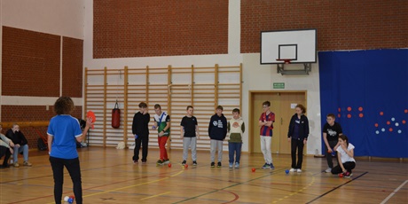 Powiększ grafikę: i-miedzyszkolny-turniej-bocci-sportowe-emocje-i-integracja-648338.jpg