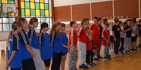 Powiększ grafikę: i-miedzyszkolny-turniej-bocci-sportowe-emocje-i-integracja-648343.jpg