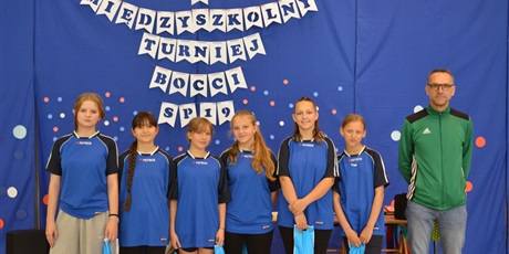Powiększ grafikę: i-miedzyszkolny-turniej-bocci-sportowe-emocje-i-integracja-648344.jpg