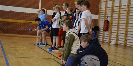 Powiększ grafikę: i-miedzyszkolny-turniej-bocci-sportowe-emocje-i-integracja-648345.jpg