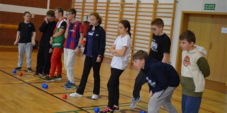 Powiększ grafikę: i-miedzyszkolny-turniej-bocci-sportowe-emocje-i-integracja-648347.jpg