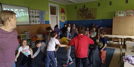 Powiększ grafikę: innowacja-pedagogiczna-europa-i-ja-modul-5-tance-i-muzyka-530548.jpg