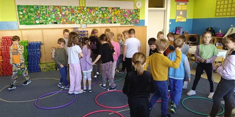 Powiększ grafikę: innowacja-pedagogiczna-europa-i-ja-modul-6-europejskie-zabawy-530567.jpg