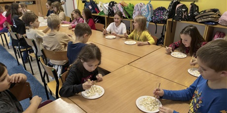 Powiększ grafikę: innowacja-pedagogiczna-w-8-dni-dookola-swiata-azja-673315.jpg