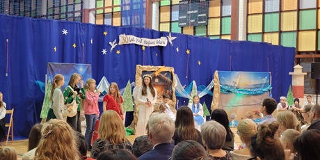 Powiększ grafikę: jaselka-morskie-30-lat-pod-zaglami-dobra-669119.jpg