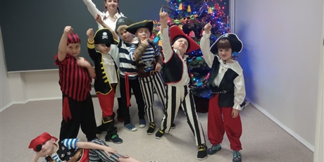 Powiększ grafikę: jaselka-morskie-30-lat-pod-zaglami-dobra-669127.jpg