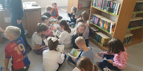 Powiększ grafikę: miedzynarodowy-miesiac-bibliotek-szkolnych-564323.jpg