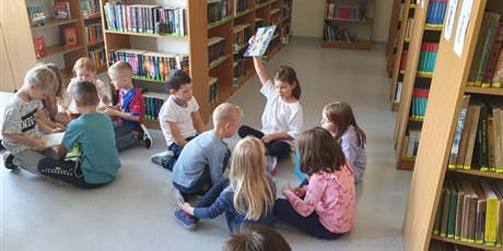 Powiększ grafikę: miedzynarodowy-miesiac-bibliotek-szkolnych-564325.jpg