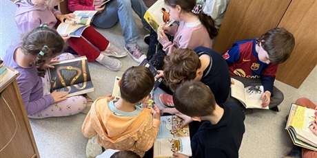 Powiększ grafikę: miedzynarodowy-miesiac-bibliotek-szkolnych-651945.jpg