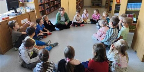 Powiększ grafikę: miedzynarodowy-miesiac-bibliotek-szkolnych-651950.jpg