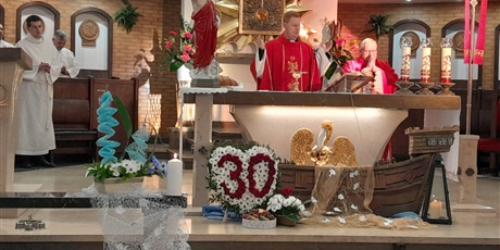 Powiększ grafikę: msza-sw-w-intencji-spolecznosci-szkolnej-690778.jpg