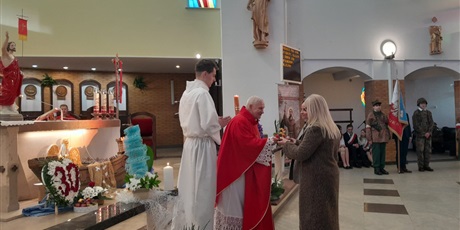 Powiększ grafikę: msza-sw-w-intencji-spolecznosci-szkolnej-690784.jpg