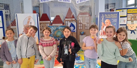 Powiększ grafikę: pielgrzym-nadziei-dzien-papieski-648934.jpg