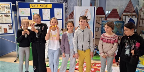 Powiększ grafikę: pielgrzym-nadziei-dzien-papieski-648941.jpg