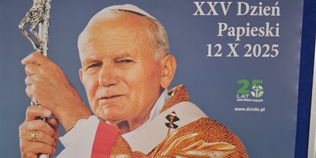 Powiększ grafikę: pielgrzym-nadziei-dzien-papieski-648942.jpg