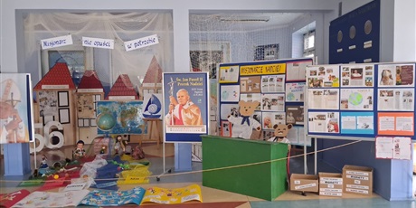 Powiększ grafikę: pielgrzym-nadziei-dzien-papieski-648950.jpg