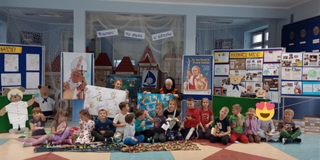 Powiększ grafikę: pielgrzym-nadziei-dzien-papieski-648955.jpg