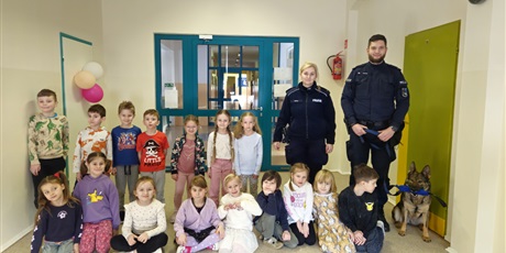 Pies policyjny w Zerówce