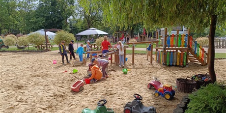 Powiększ grafikę: polkolonie-letnie-w-naszej-szkole-634397.jpg