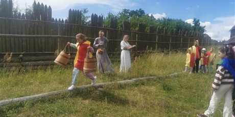 Powiększ grafikę: polkolonie-letnie-w-naszej-szkole-634469.jpg