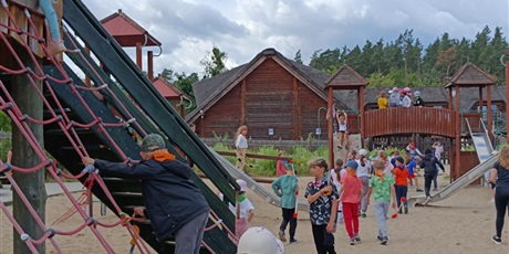Powiększ grafikę: polkolonie-letnie-w-naszej-szkole-634493.jpg