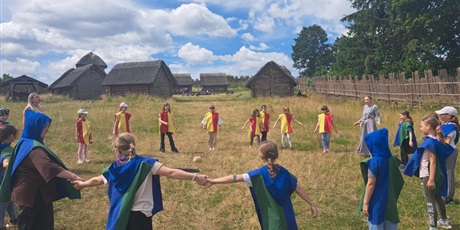 Powiększ grafikę: polkolonie-letnie-w-naszej-szkole-634514.jpg
