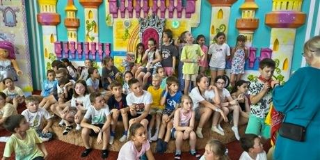 Powiększ grafikę: polkolonie-letnie-w-naszej-szkole-708563.jpg