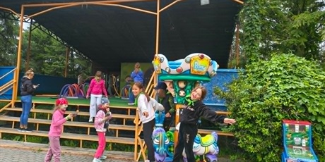 Powiększ grafikę: polkolonie-letnie-w-naszej-szkole-708664.jpg