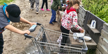 Powiększ grafikę: polkolonie-letnie-w-naszej-szkole-708752.jpg