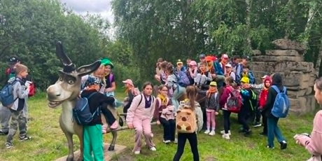 Powiększ grafikę: polkolonie-letnie-w-naszej-szkole-708753.jpg